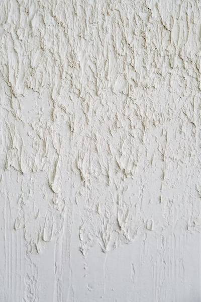Long drip texture in white